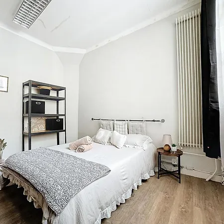 A1 Champagne Residence - 200 M2 14 Personnes 2 Toilets 4 Showers - Hyper Centre - Chalons En Champagne Exterior photo