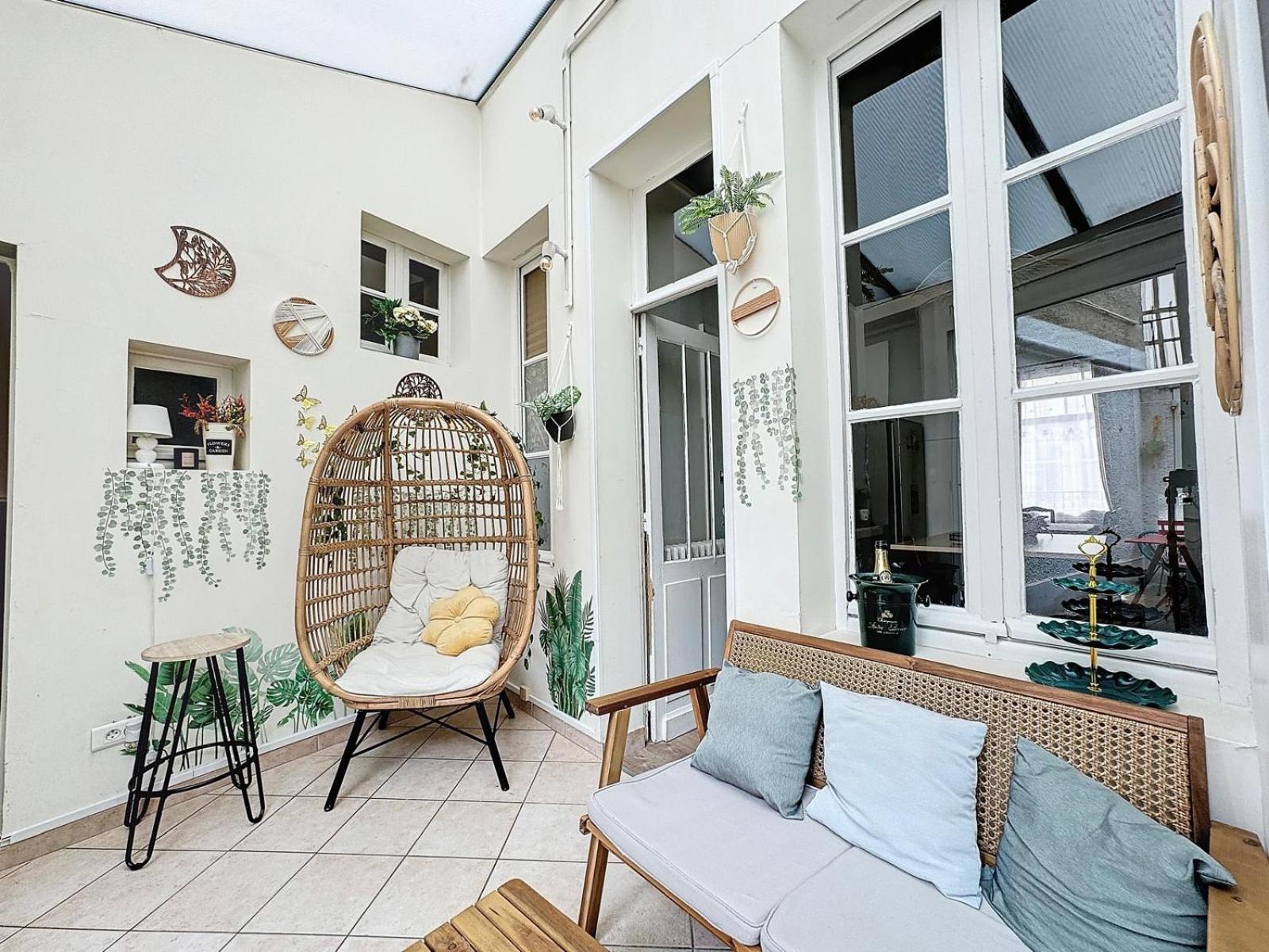 Holiday home A1 Champagne - 200 M2 14 Personnes 2 Toilets 4 Showers - Hyper Centre - En Champagne