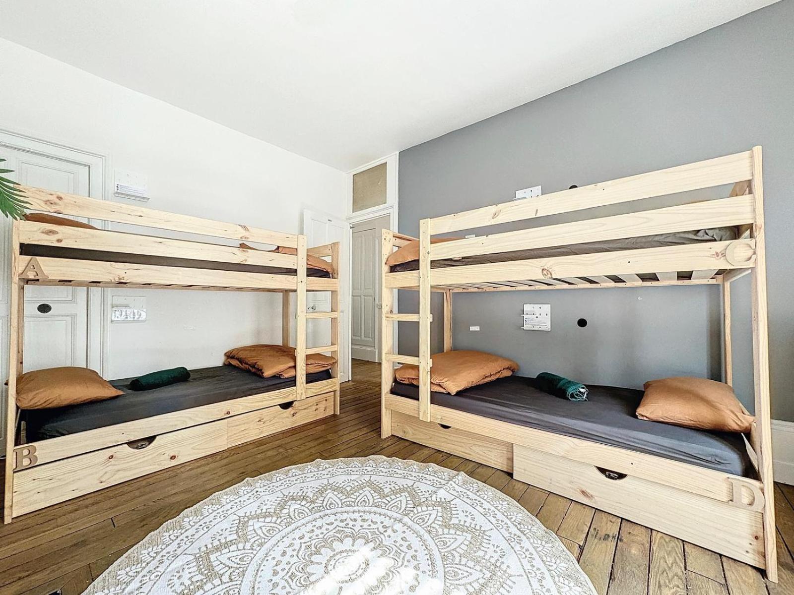 A1 Champagne - 200 M2 14 Personnes 2 Toilets 4 Showers - Hyper Centre - En Champagne Chalons-en-Champagne