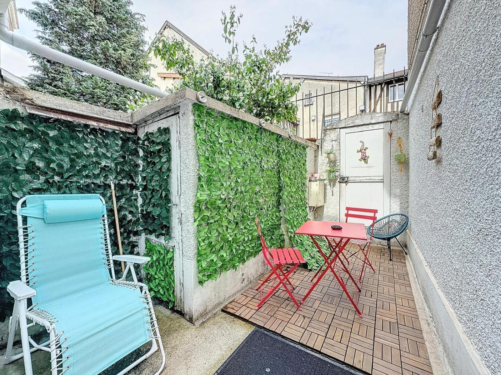 A1 Champagne - 200 M2 14 Personnes 2 Toilets 4 Showers - Hyper Centre - En Champagne Chalons-en-Champagne