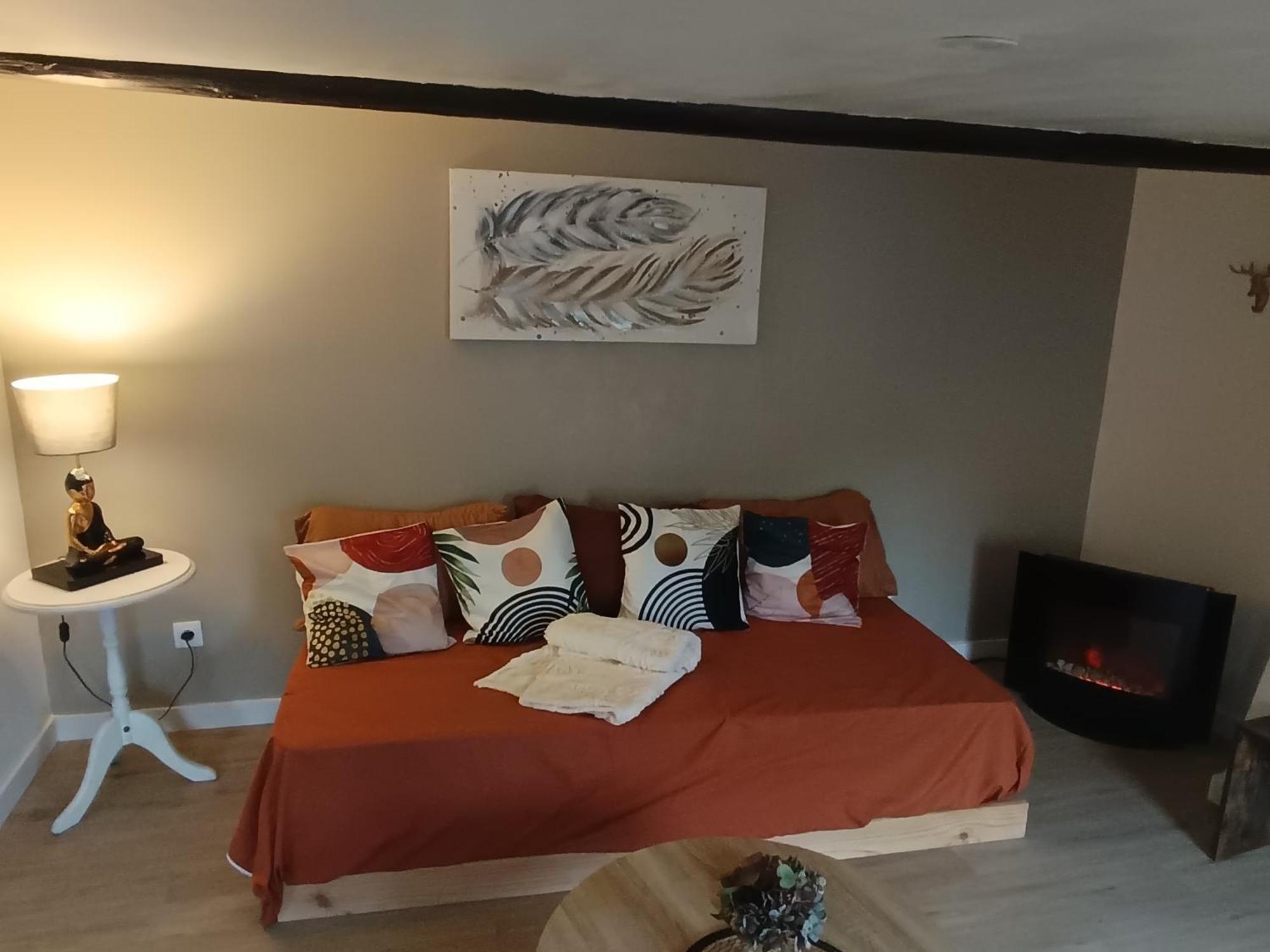 A1 Champagne - 200 M2 14 Personnes 2 Toilets 4 Showers - Hyper Centre - En Champagne Chalons-en-Champagne